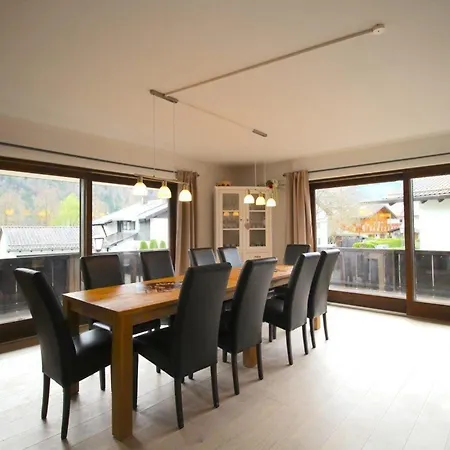 In Mit Grossem Balkon *